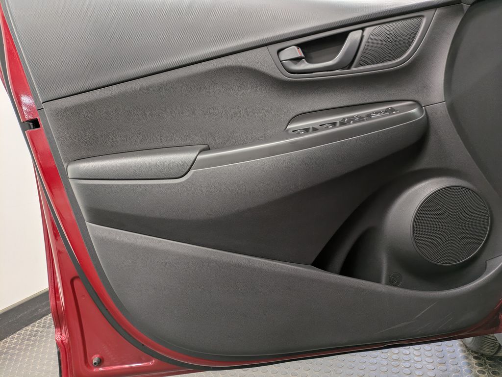 2023 Hyundai Kona SEL - Photo 8