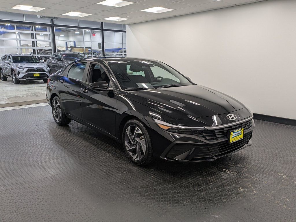 Certified 2025 Hyundai Elantra SEL Sport Sedan