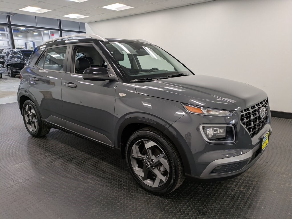 Used 2024 Hyundai Venue Limited SUV