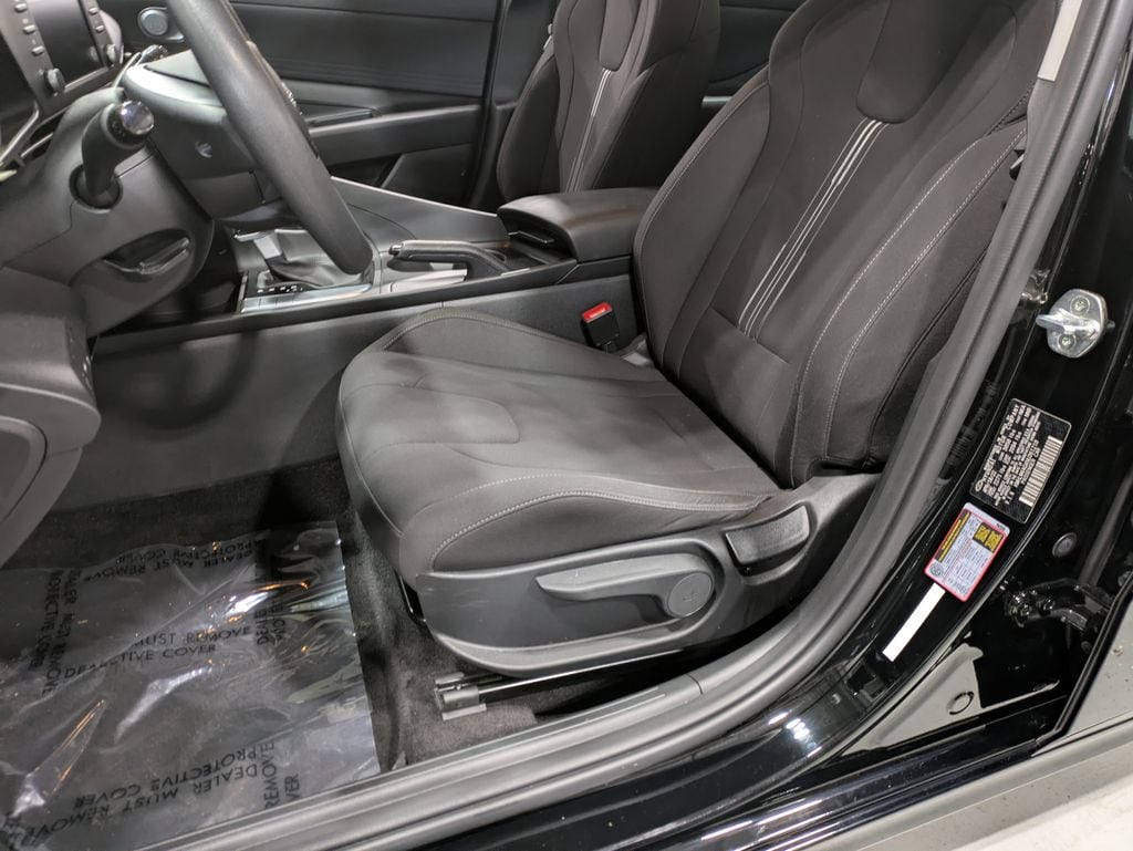 2022 Hyundai Elantra SEL - Photo 9