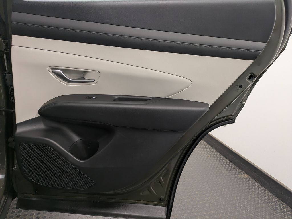 2025 Hyundai Tucson SE - Photo 25
