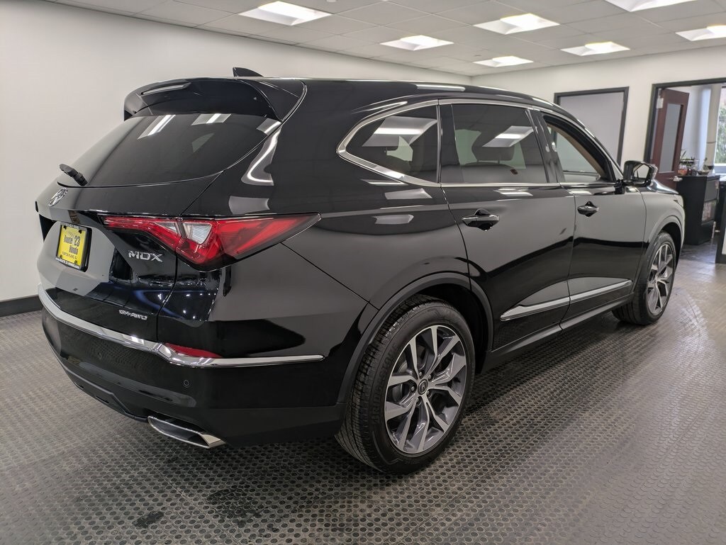 2023 Acura MDX Technology SH-AWD photo 4