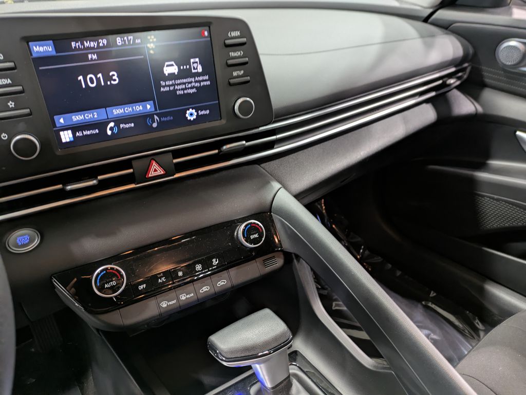 2022 Hyundai Elantra SEL - Photo 10