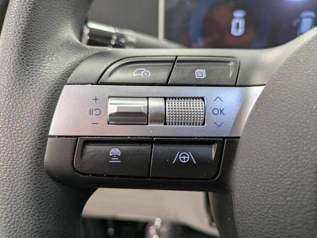 2025 Hyundai Tucson SE - Photo 16