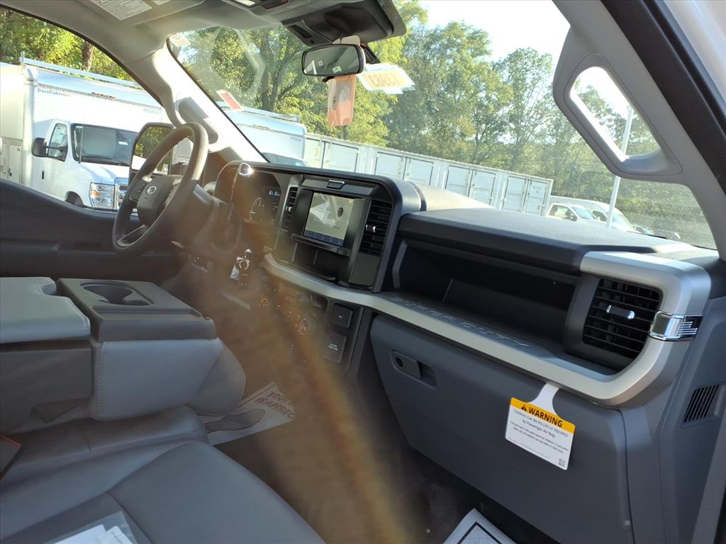 2025 Ford F-550 Super Duty Chassis Cab XL - Photo 12