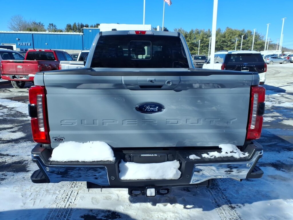 New 2026 Ford F-350 Super Duty Lariat 4x4 Lariat Crew Cab 6.8 ft. SB SRW Pickup