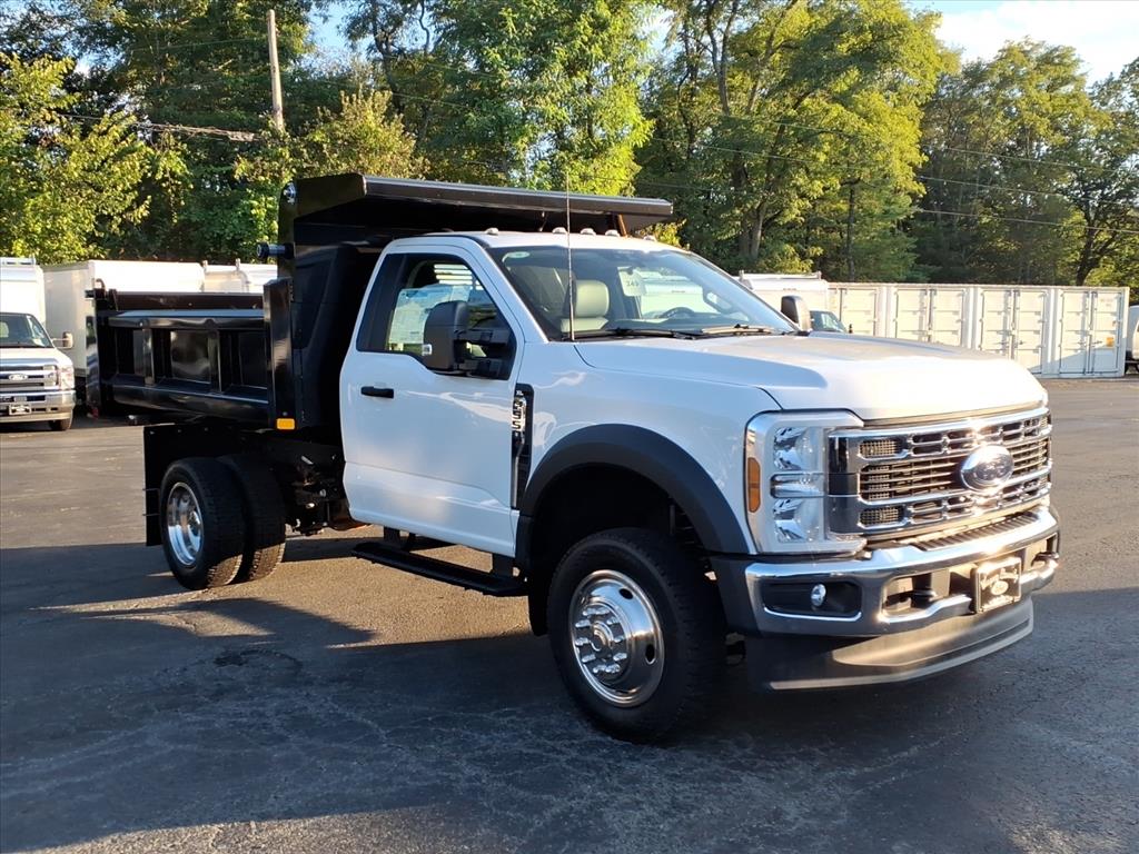 2025 Ford F-550 Super Duty Chassis Cab XL's photo