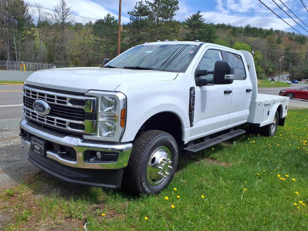 2025 Ford F-350 XL photo 3