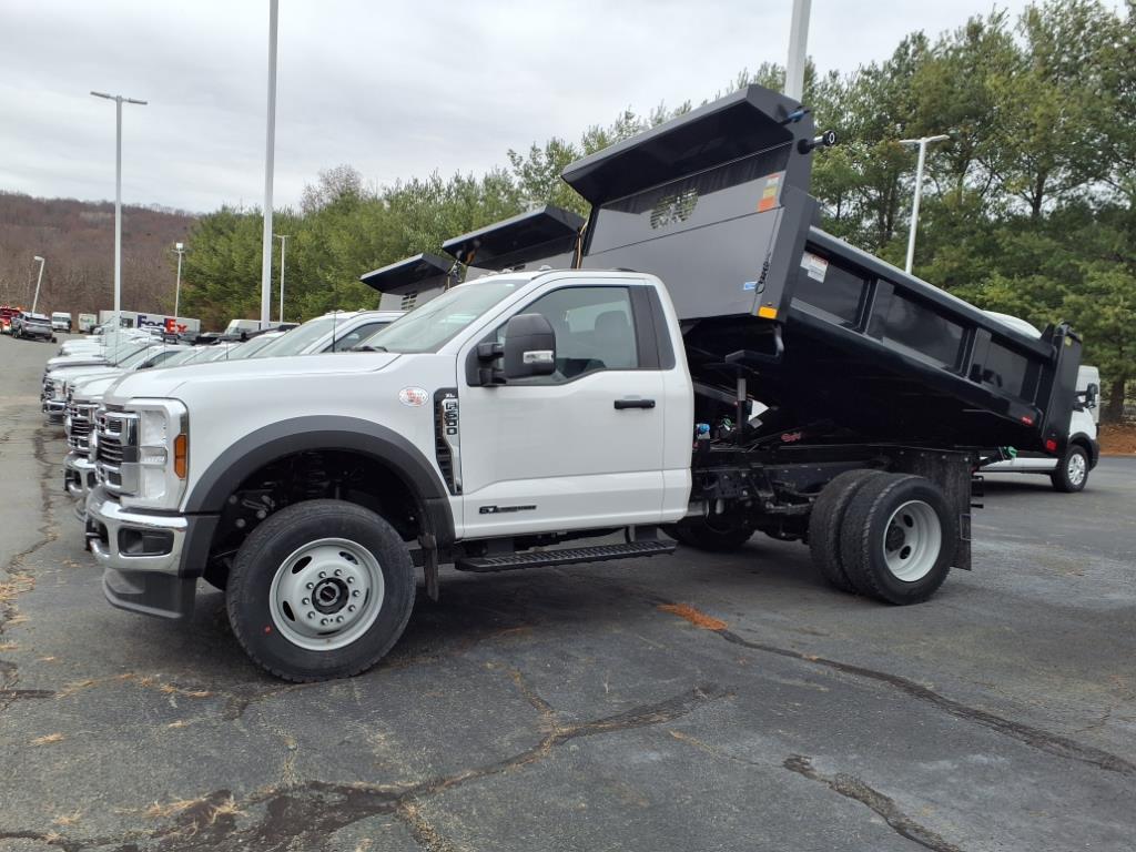 2024 Ford F-600 photo 3