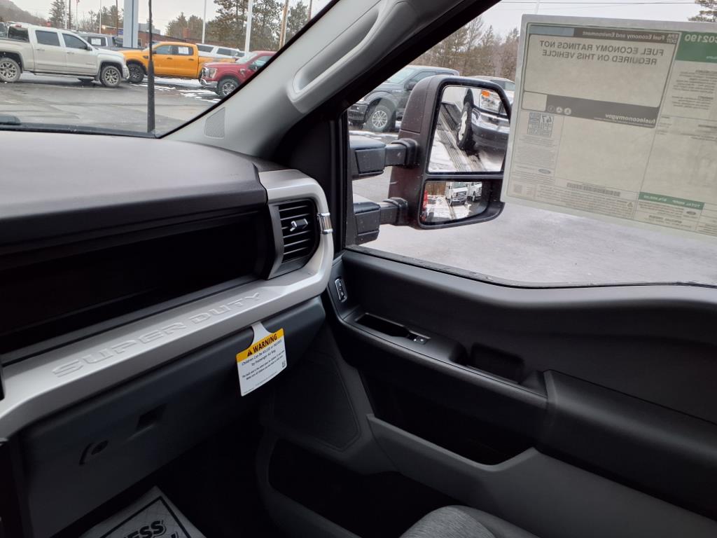2025 Ford F-550 Super Duty Chassis Cab XL - Photo 16