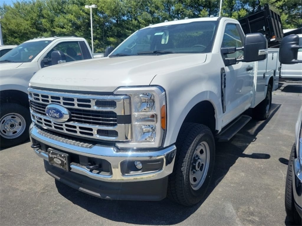 New 2023 Ford F-350 Super Duty XL 4x4 XL Regular Cab 145 in. WB SRW Chassis