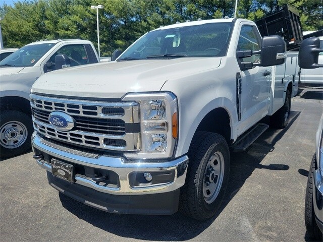 2023 Ford F-350 XL photo 3