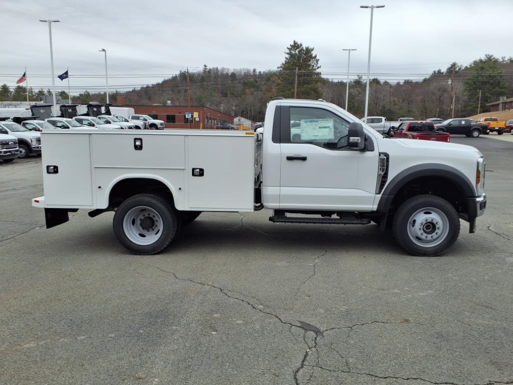 2024 Ford F-550 photo 2