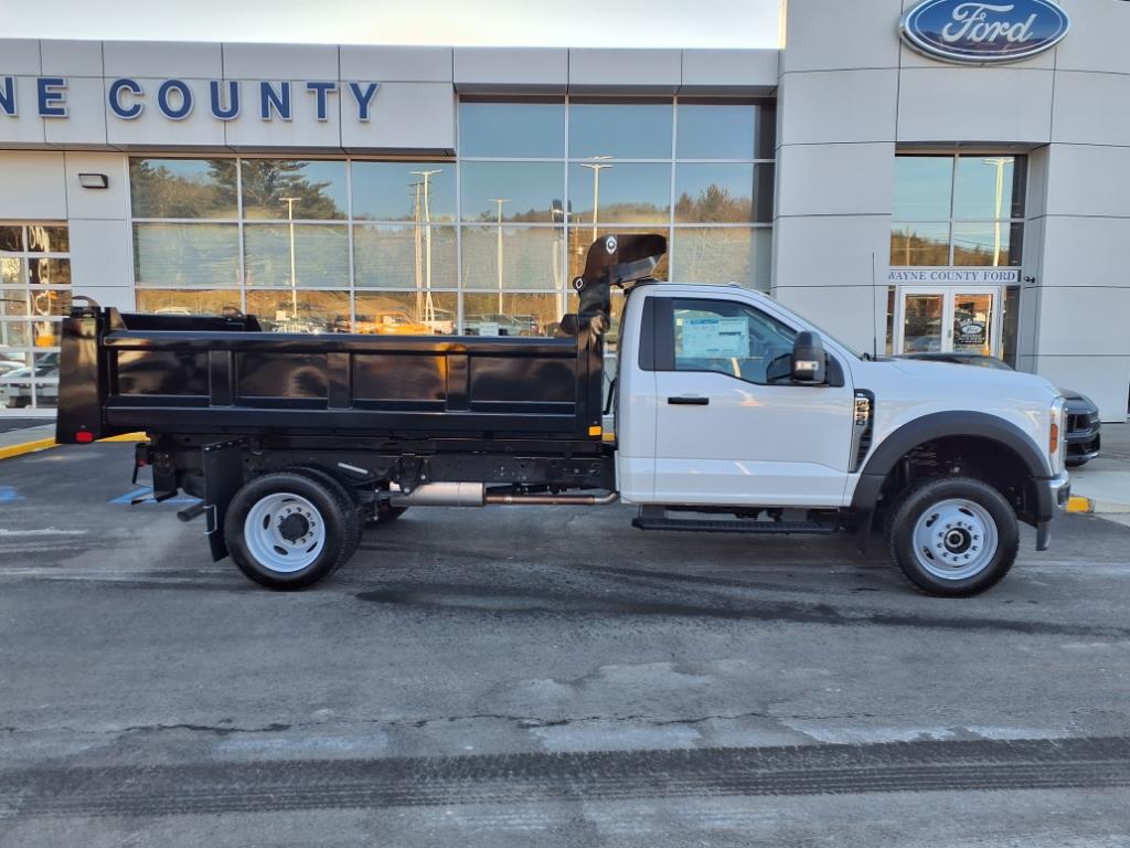 2024 Ford F-550 photo 2