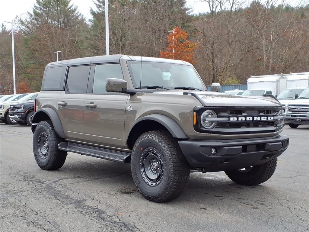 2025 Ford Bronco 4-Door Outer Banks's photo