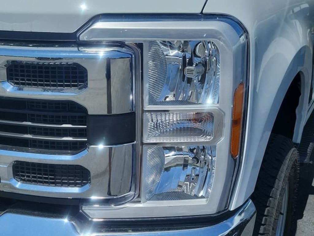 New 2023 Ford F-350 Super Duty XL 4x4 XL Regular Cab 145 in. WB SRW Chassis