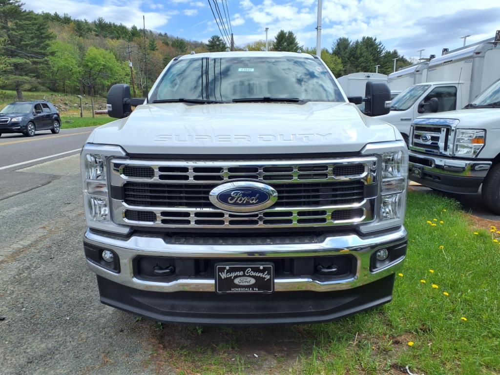2025 Ford F-350 XL photo 2