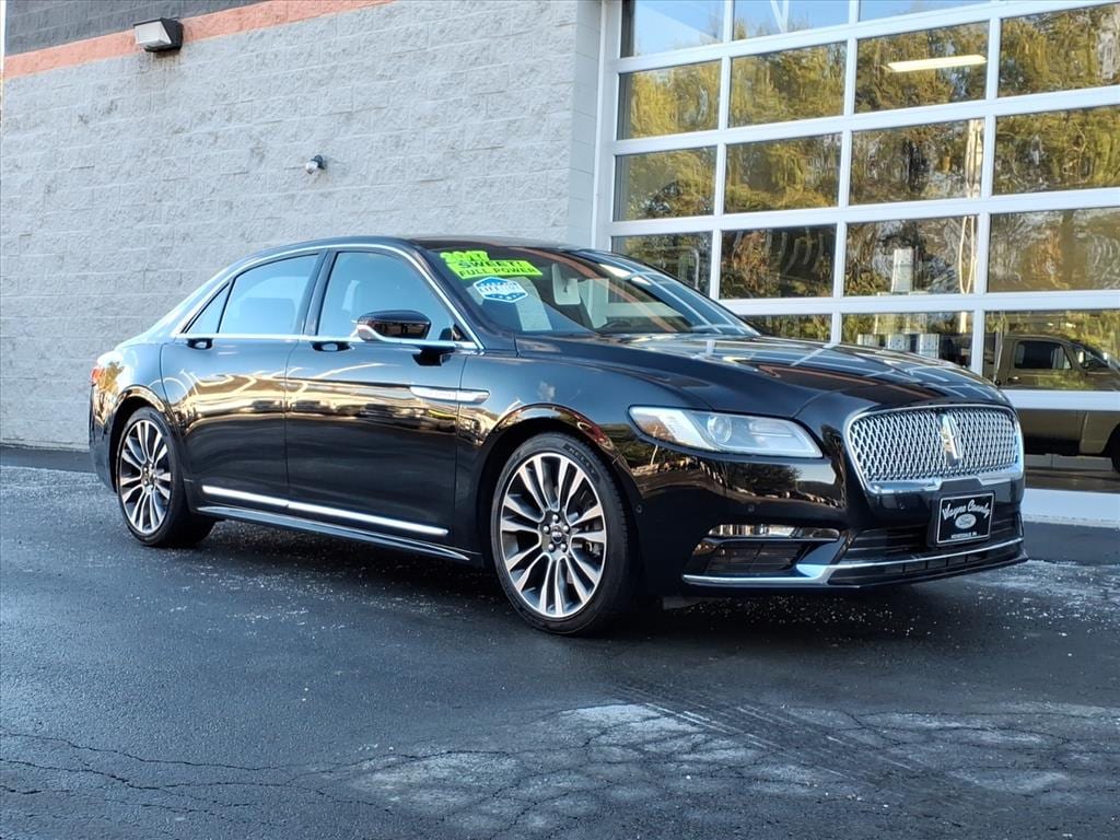 2017 Lincoln Continental Reserve's photo