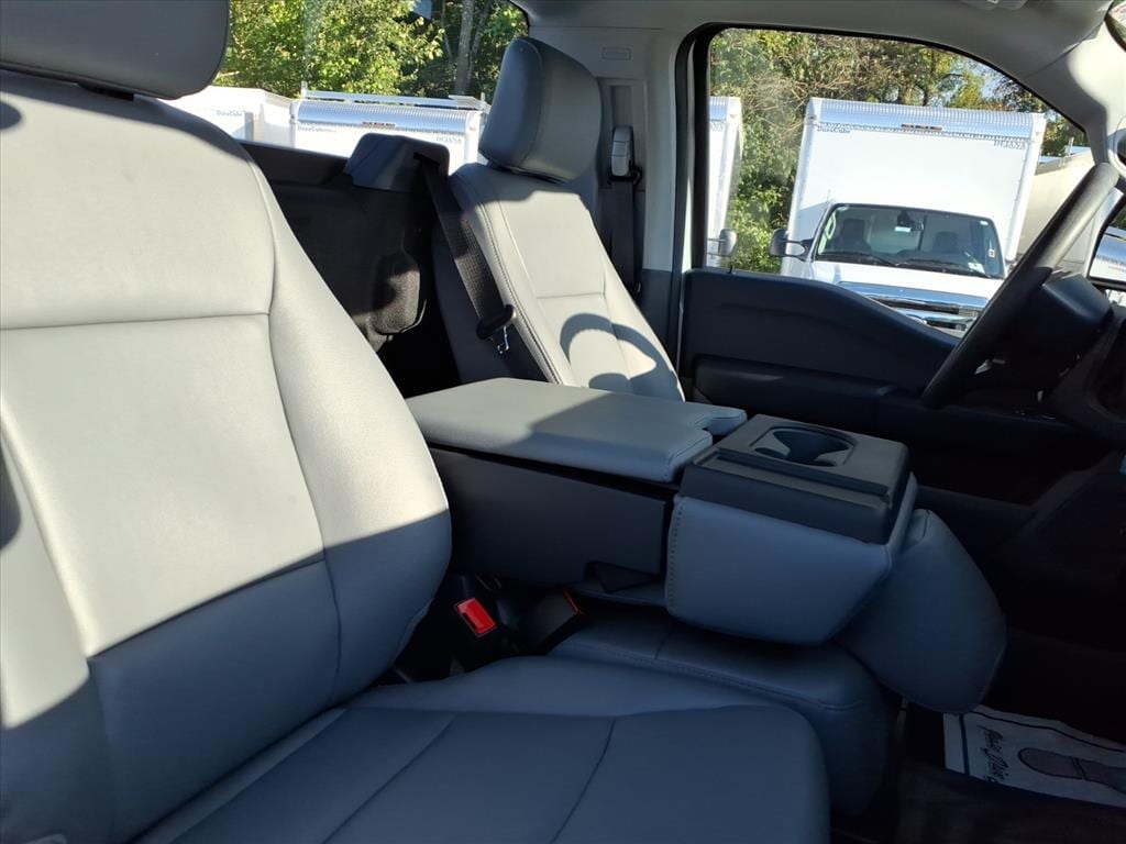 2025 Ford F-550 Super Duty Chassis Cab XL - Photo 13