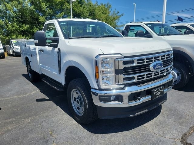 2023 Ford F-350 Super Duty Chassis Cab