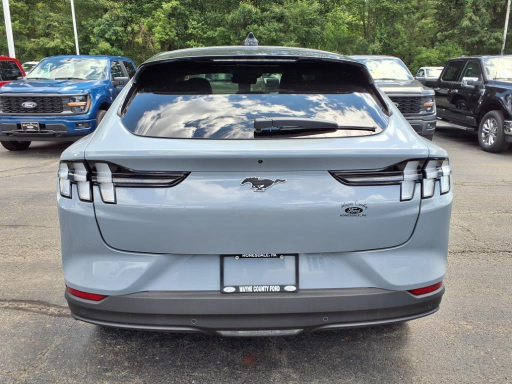 2025 Ford Mustang Mach-E Select photo 4