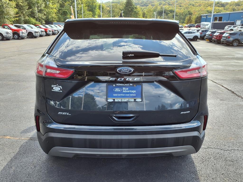 2022 Ford Edge SEL photo 3