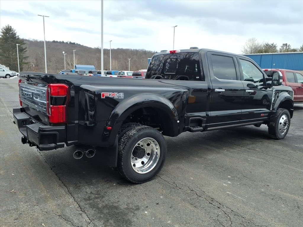 New 2026 Ford F-450 Super Duty Platinum DRW 4x4 Platinum Crew Cab 8 ft. LB DRW Pickup