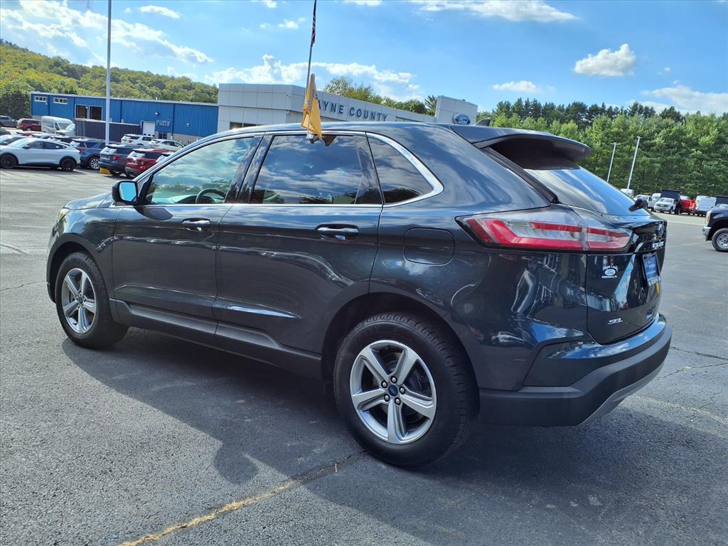 2022 Ford Edge SEL photo 2