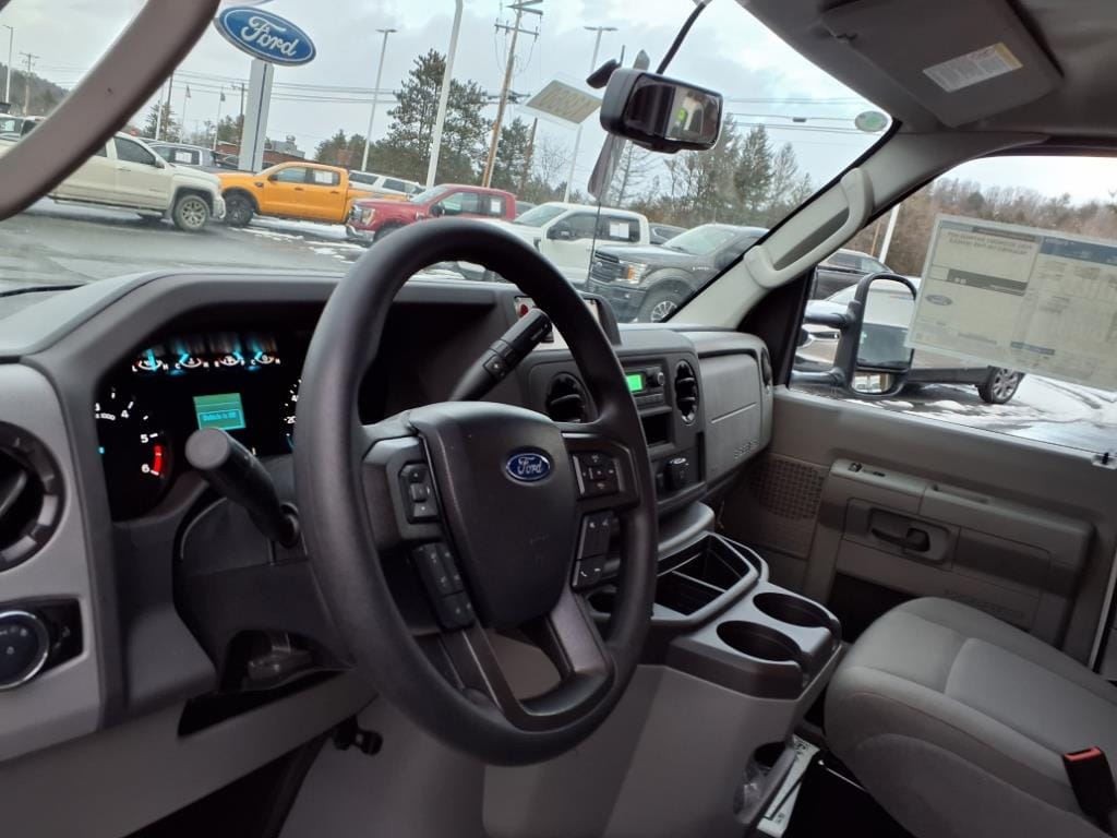 2025 Ford E-Series Cutaway Base - Photo 9