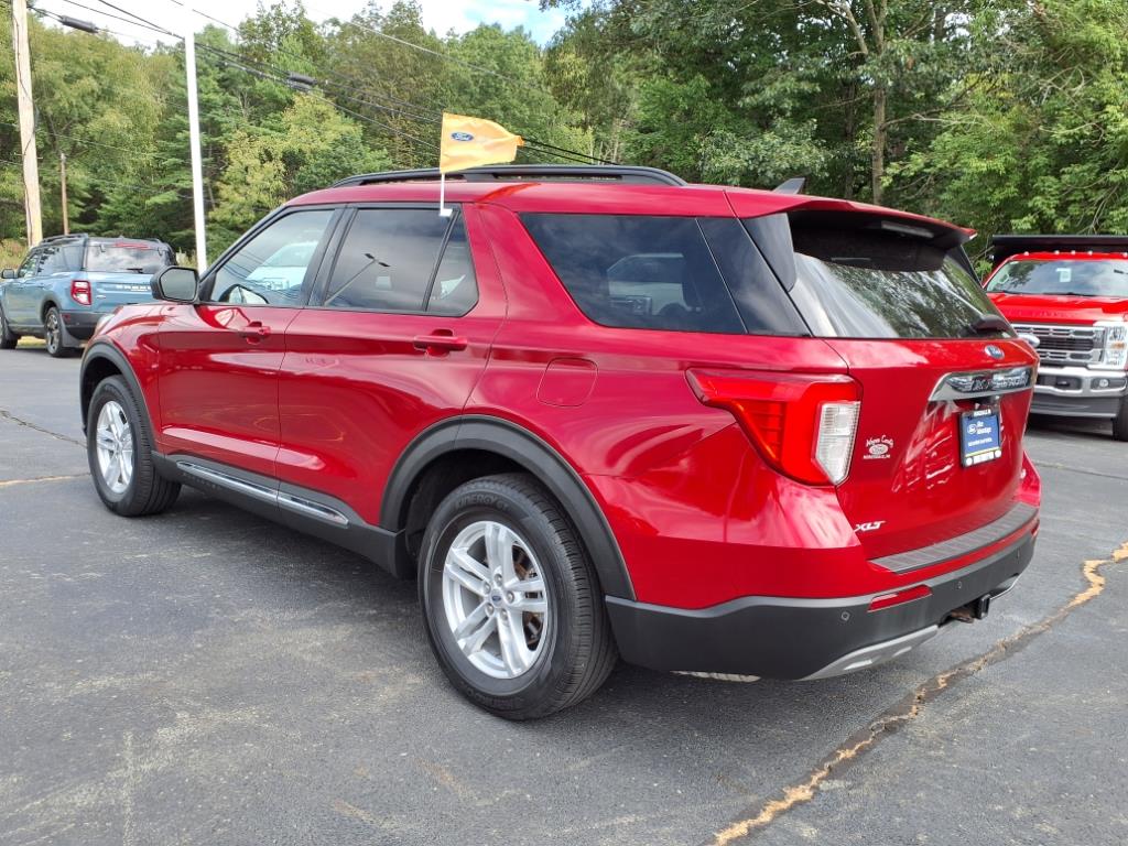2022 Ford Explorer XLT photo 2