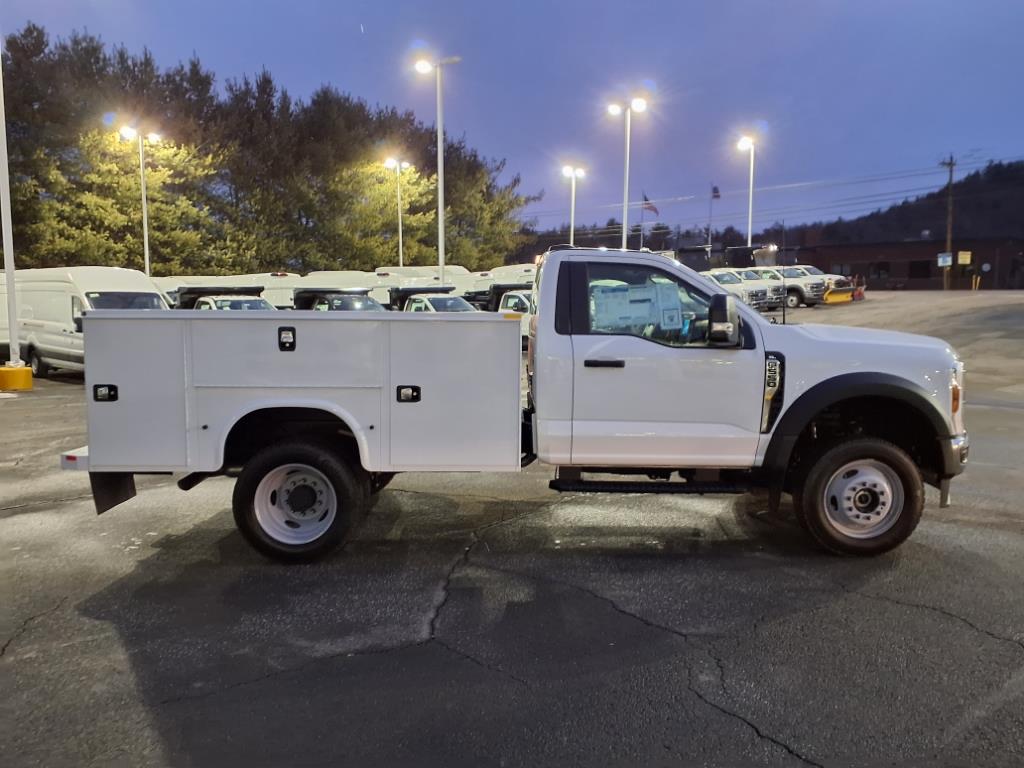 2024 Ford F-550 photo 2