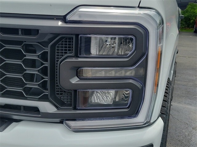2023 Ford F-250 XL photo 4