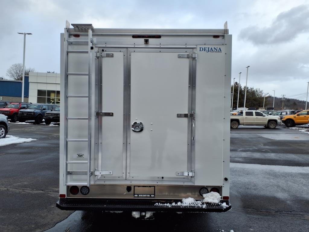 2025 Ford E-350 photo 4