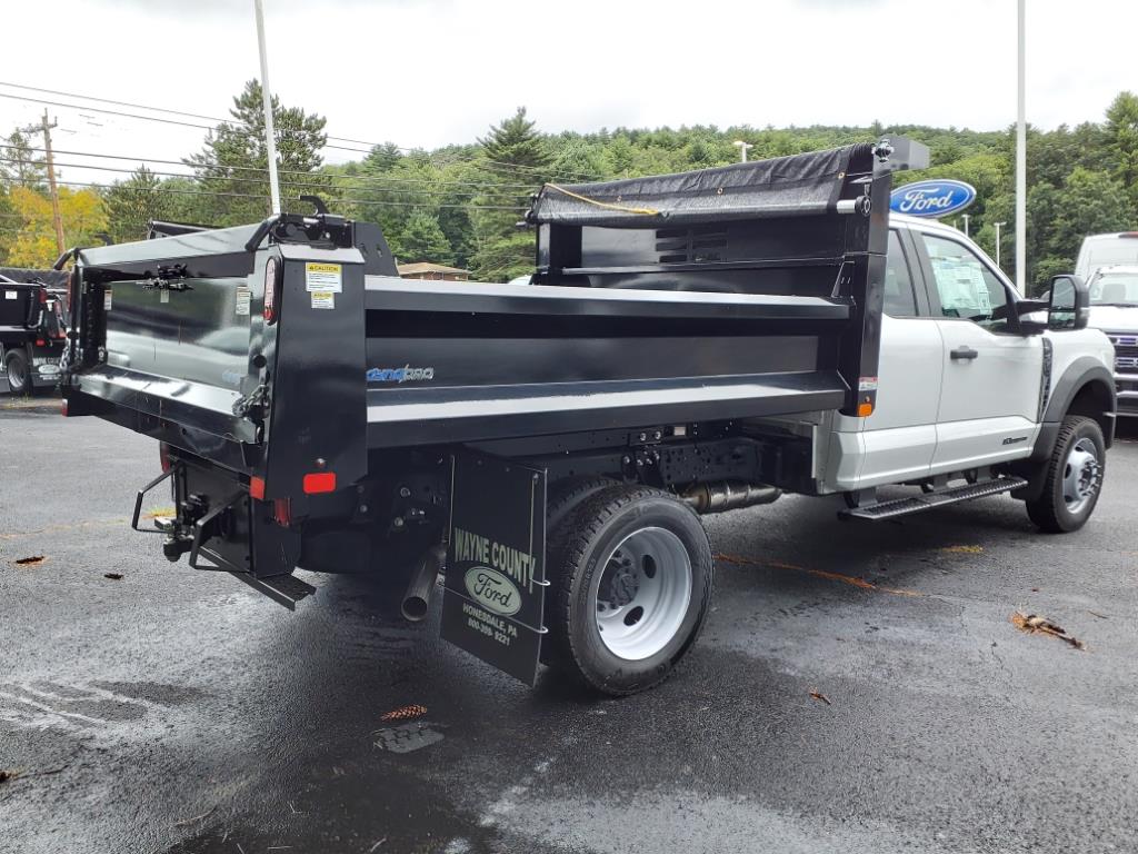 2024 Ford F-550 photo 3