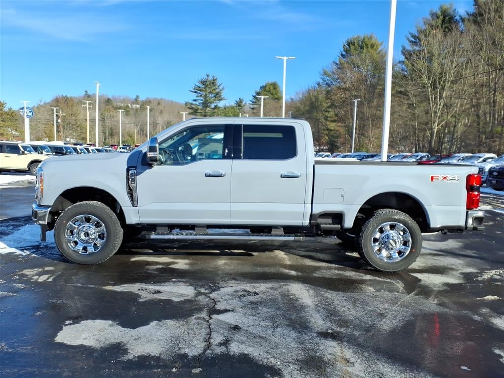 New 2026 Ford F-350 Super Duty Lariat 4x4 Lariat Crew Cab 6.8 ft. SB SRW Pickup