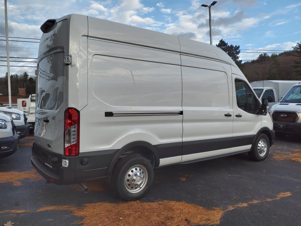 2024 Ford Transit Cargo Van photo 3