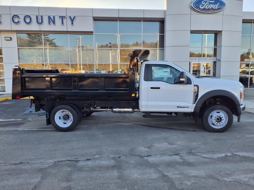 2024 Ford F-550 photo 2