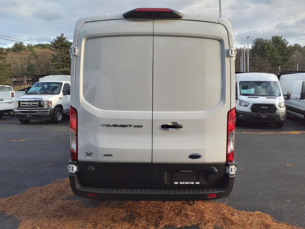 2024 Ford Transit Cargo Van photo 4