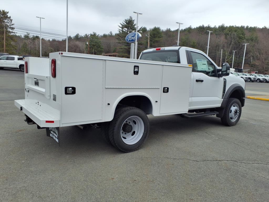 2024 Ford F-550 photo 3