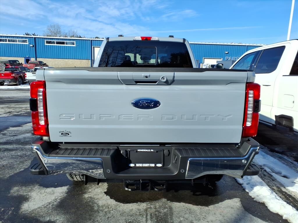 New 2026 Ford F-350 Super Duty Lariat 4x4 Lariat Crew Cab 6.8 ft. SB SRW Pickup