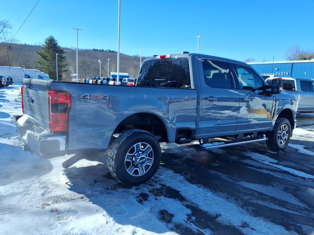 New 2026 Ford F-350 Super Duty Lariat 4x4 Lariat Crew Cab 6.8 ft. SB SRW Pickup