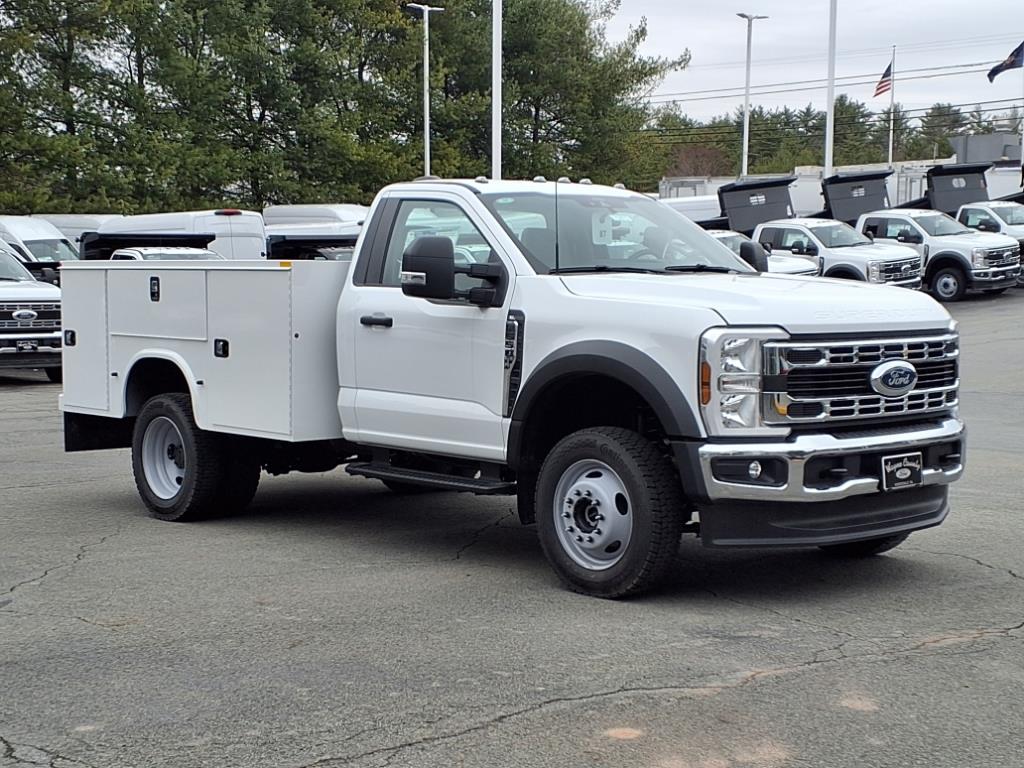 2024 Ford F-550 Super Duty Chassis Cab XL's photo
