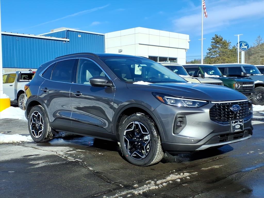 2026 Ford Escape Platinum's photo