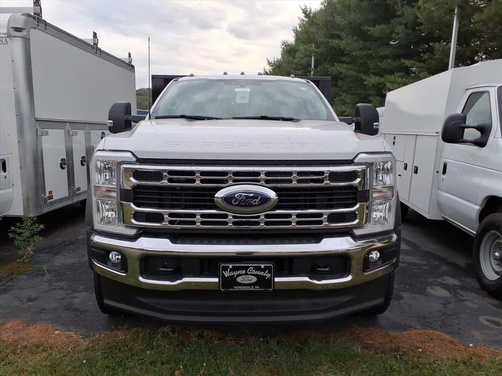 New 2025 Ford F-550SD XL DRW Not Specified