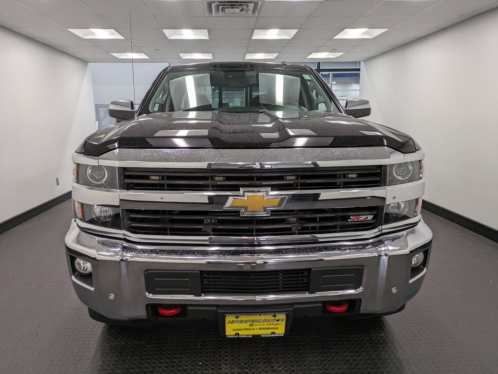 2015 Chevrolet Silverado 2500HD LTZ photo 2