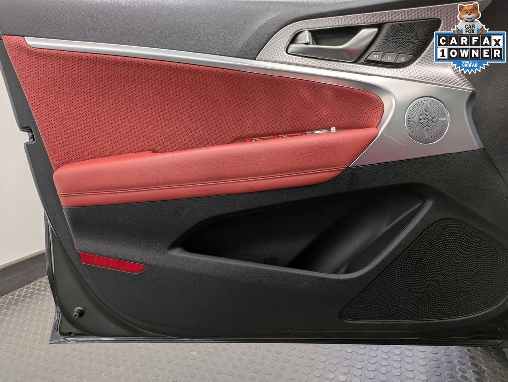 2023 GENESIS G70 Standard - Photo 8