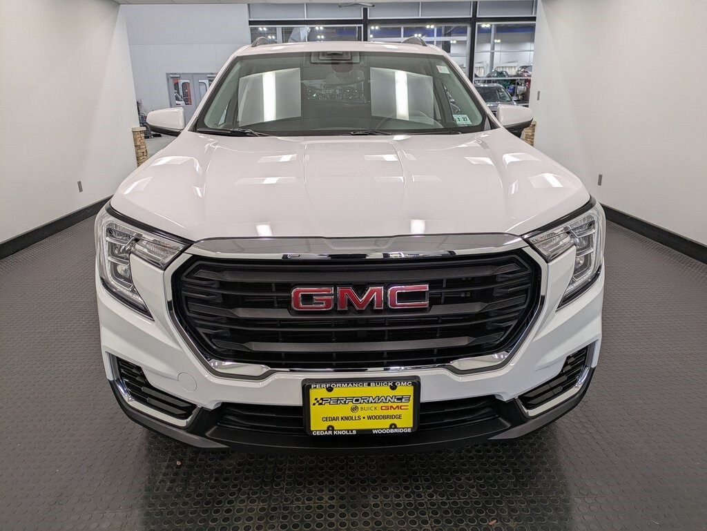2022 Gmc Terrain SLE photo 2