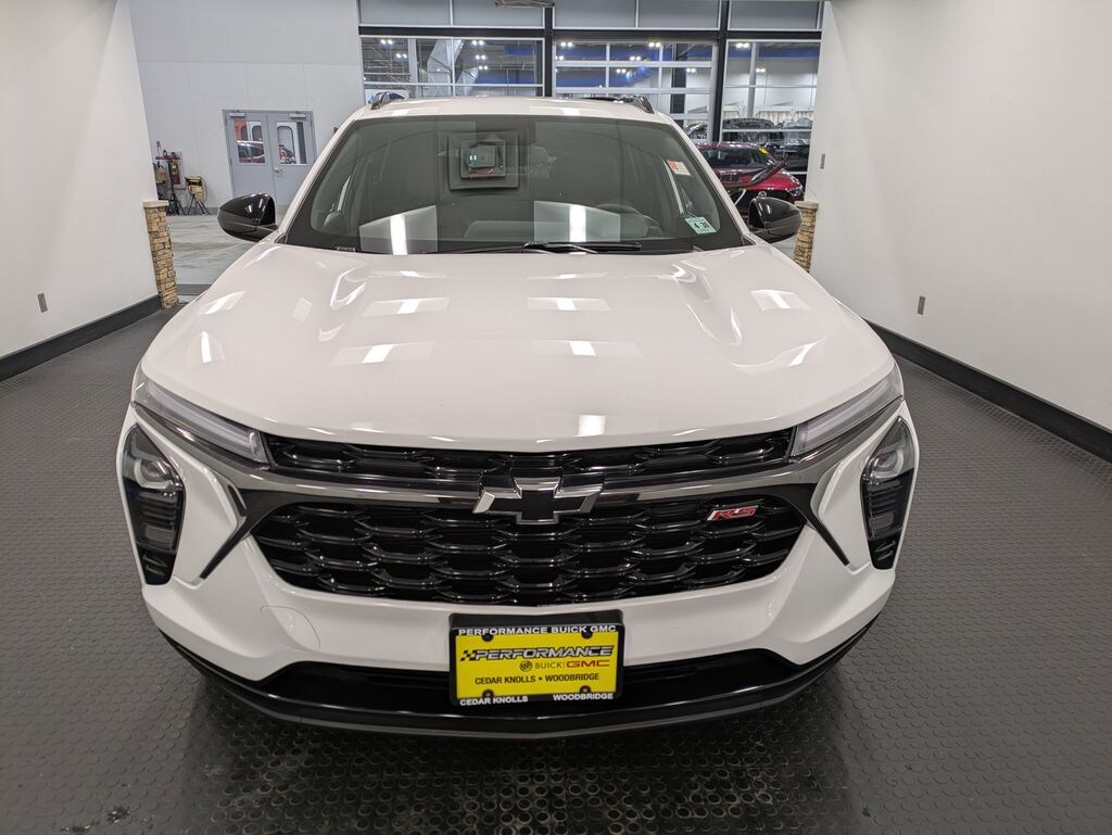 Used 2025 Chevrolet Trax 2RS SUV