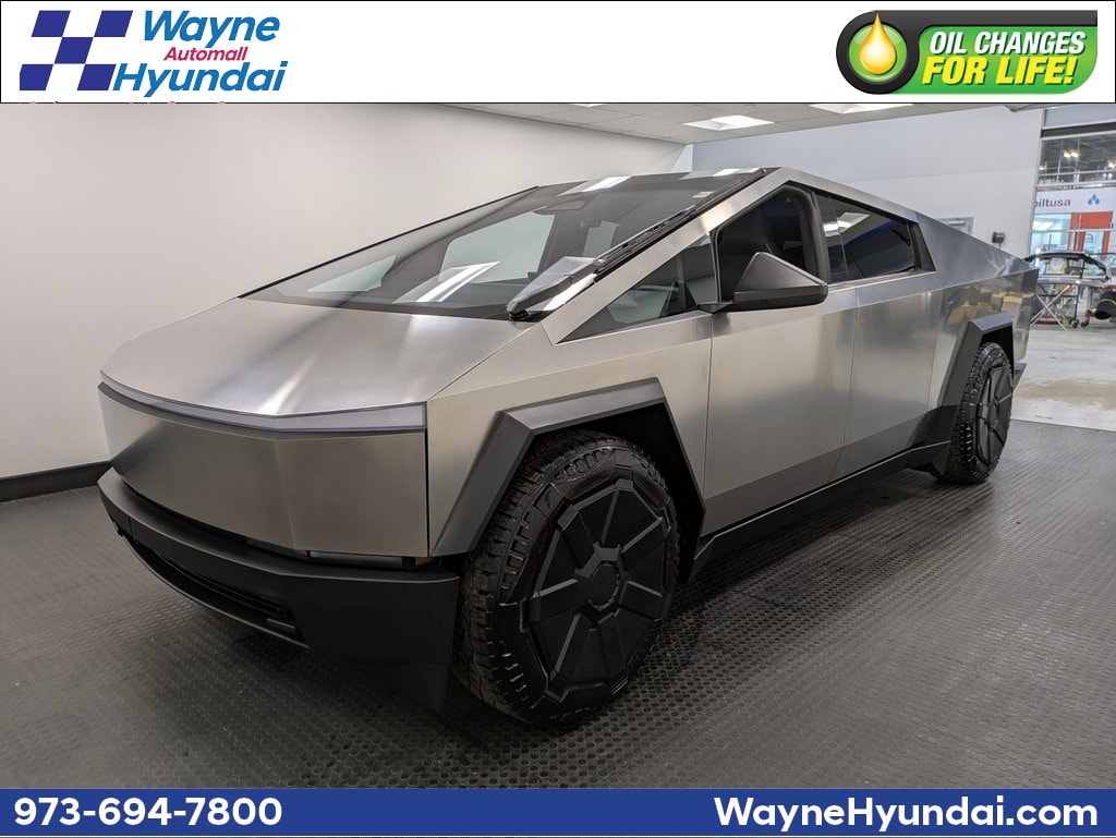 2024 Tesla Cybertruck Base's photo