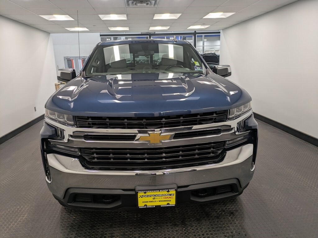 2019 Chevrolet Silverado 1500 LT photo 2